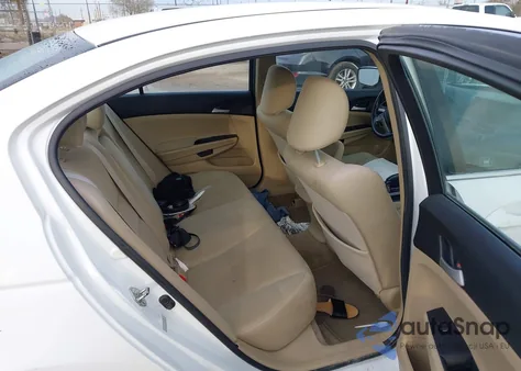 2011 Honda Accord 2.4 Lx-P z USA, uszkodzony, nr VIN 1HGCP2F47BA034899